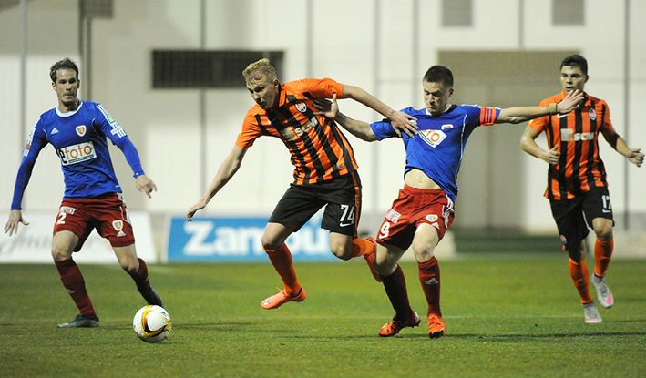 Два гола Виктора Коваленко принесли "Шахтеру" победу над "Пястом" (3:1)