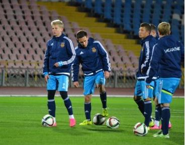 Александр Зинченко и Андрей Борячук вошли в список футболистов, не сіграющих в молодежке по состоянию здоровья