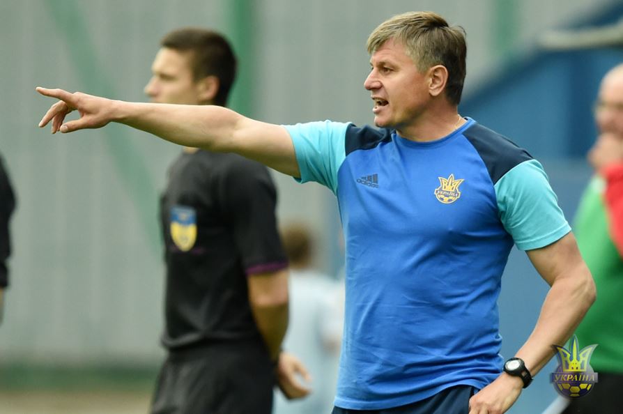 Главный тренер юношеской сборной Украины (футболисты 2000 года рождения) Сергей Попов