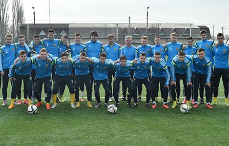 Сборная Украины (футболисты 2000 года рождения) готовится к старту отбора Евро-2017 (U-17)