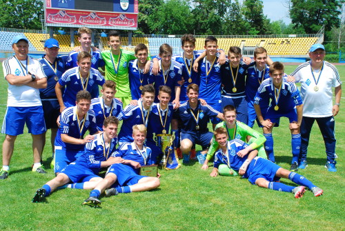 Команда Динамо (футболисты 2000 года рождения) выиграла два последних чемпионата Украины среди юношей